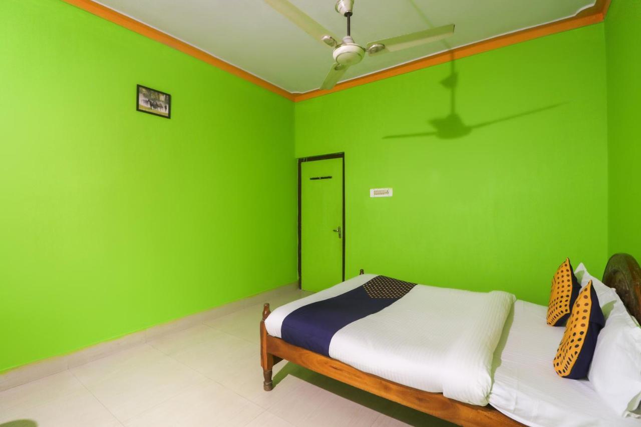 Spot On 65043 Hotel Kalinga Palace Kendrapara Εξωτερικό φωτογραφία